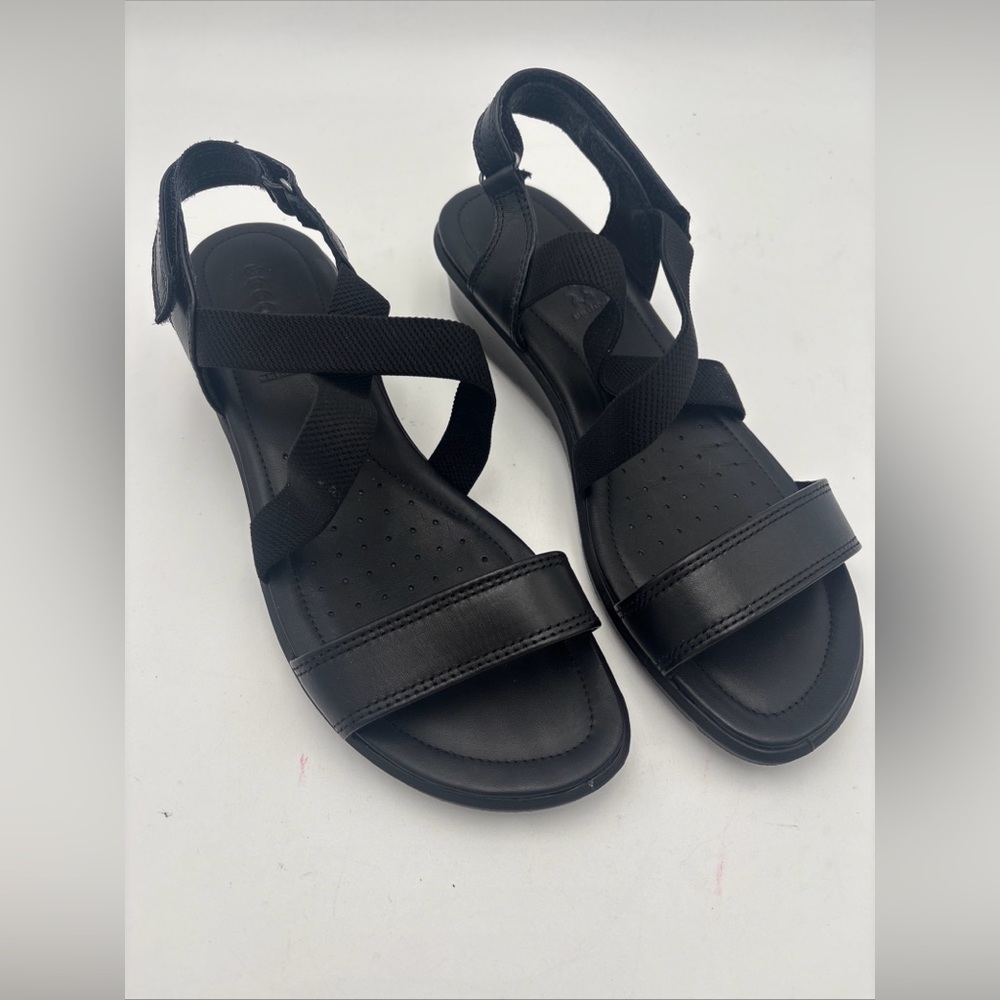 Ecco Black Cross-Strap‎ Sandals